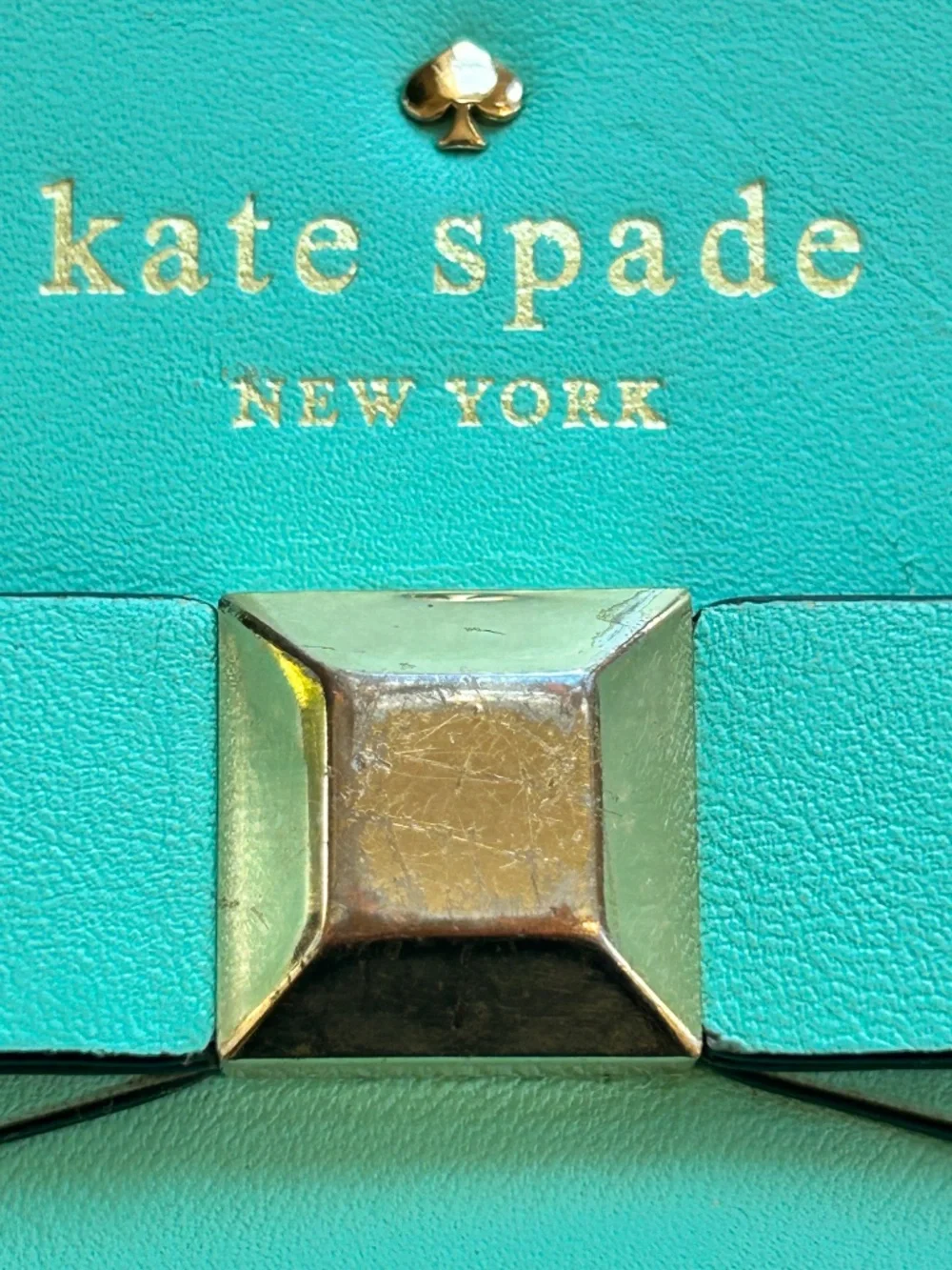 Eye Catching Kate Spade Crossbody Purse